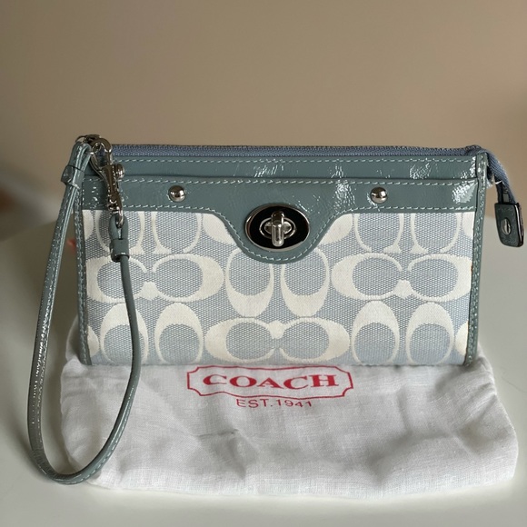Coach Handbags - Coach Turn Lock Wristlet Wallet